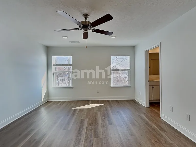 9040 Henley Ave — Photo 10