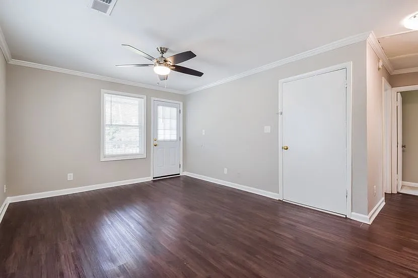 2 bed, 1.0 bath, 860 sqft, $1,595 — Photo 4