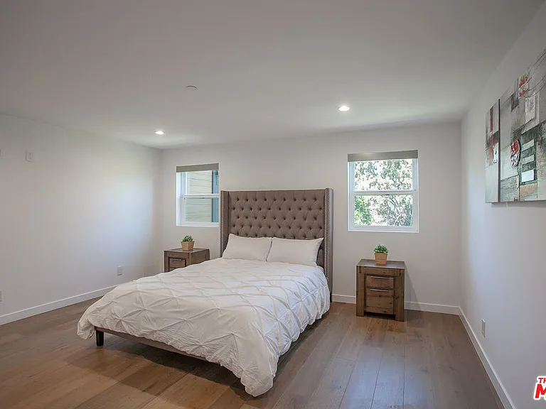 3751 Multiview Dr — Photo 31