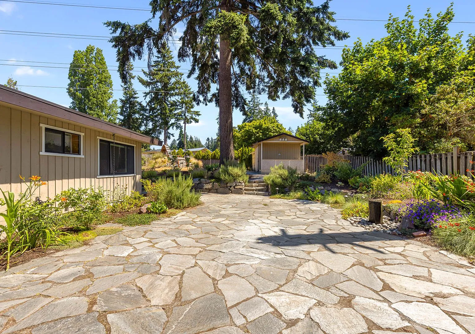 One-of-a-Kind Mid-Century Modern 4 Bedroom Retreat with Dream Backyard — Photo 4
