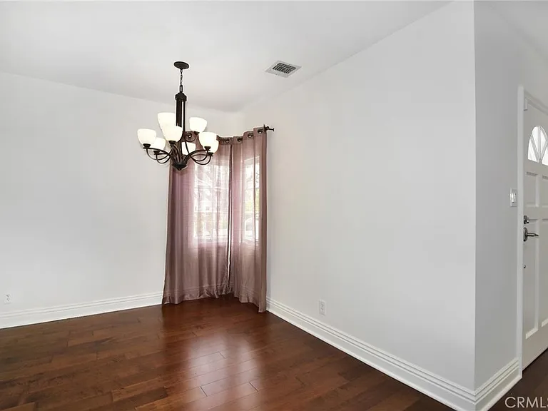 5352 Geyser Ave — Photo 9