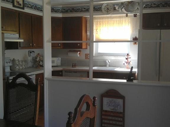 4th image of 3230 Lillwood Ln