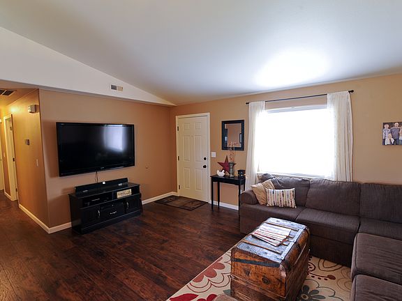 4th image of 2705 Rose St