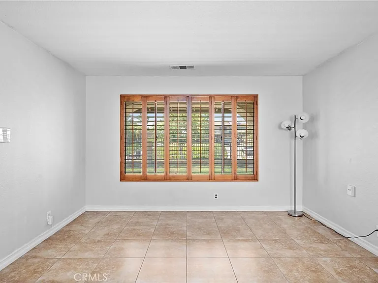 10703 Valley Dr — Photo 8