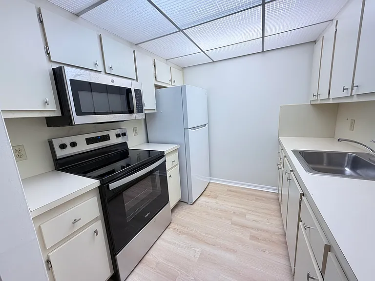 100 SW 132nd Way #303K — Photo 4