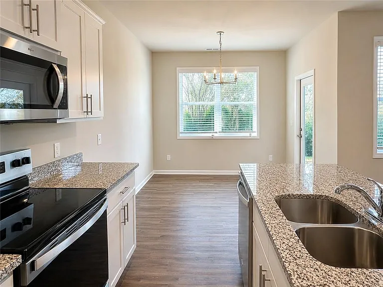 123 Mill Pond Ln — Photo 8
