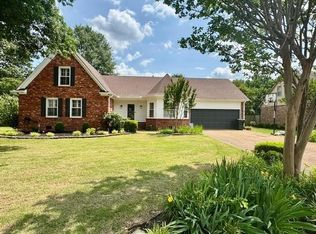423 Pine Grove Dr, Collierville, TN 38017