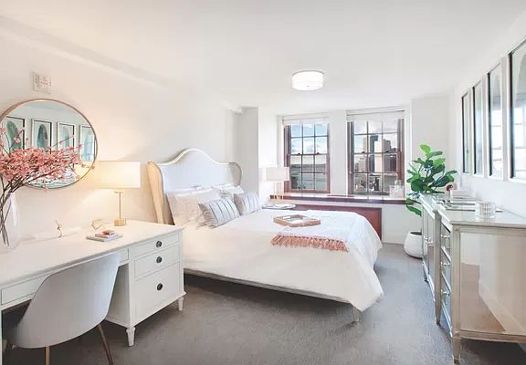 3rd image of 21 Clark St #1505