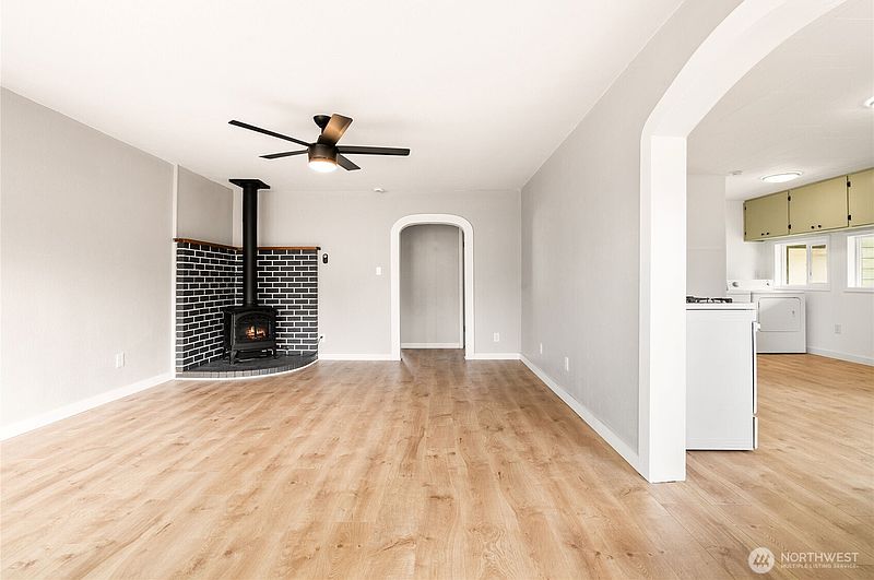 4th image of 208 E Pine Street