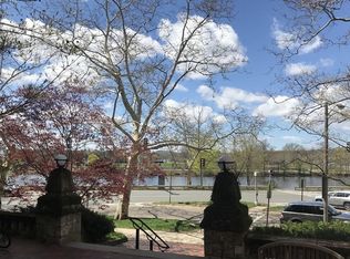 993 Memorial Dr APT 102, Cambridge, MA 02138