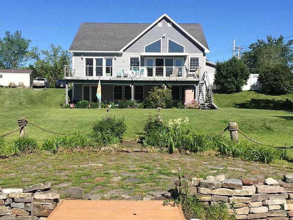 1st image of 256 Alexandria Ave