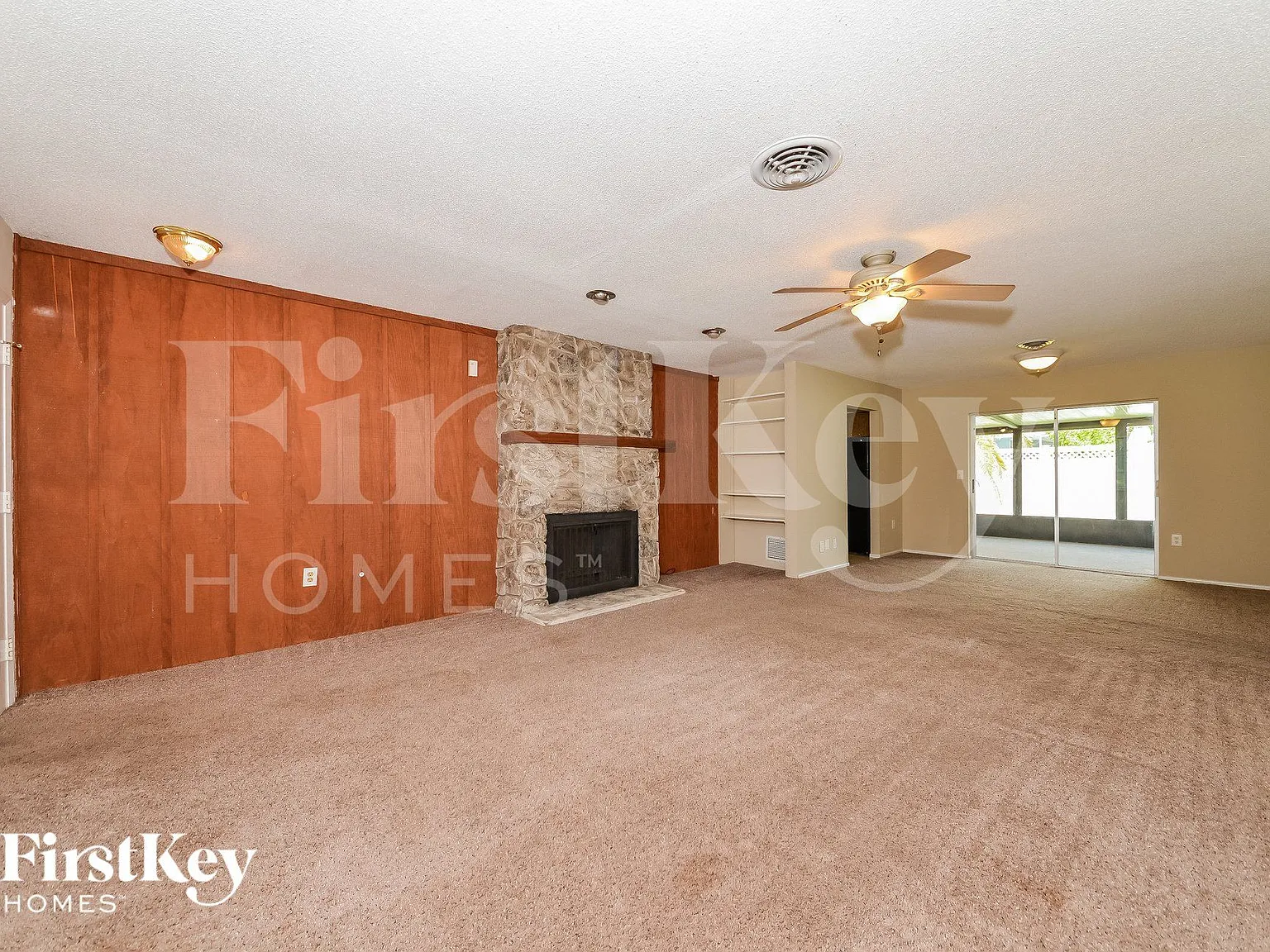 3 bed, 2.0 bath, 1388 sqft, $1,855 — Photo 3