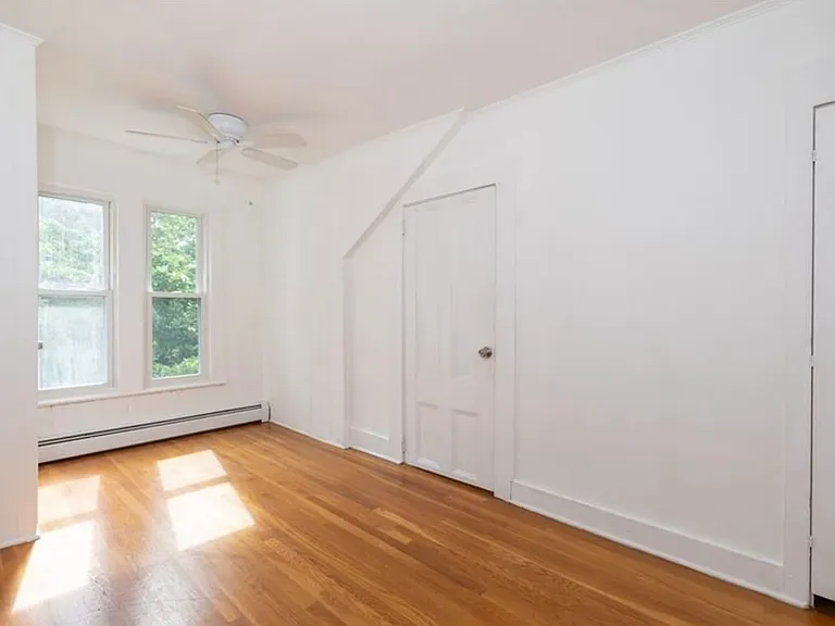 547 King St #A — Photo 10