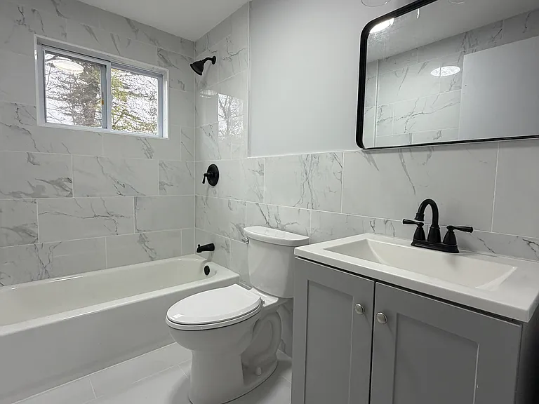 164 Sycamore St #1L — Photo 8