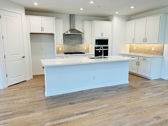 4th image of 13619 W Phacelia Ln