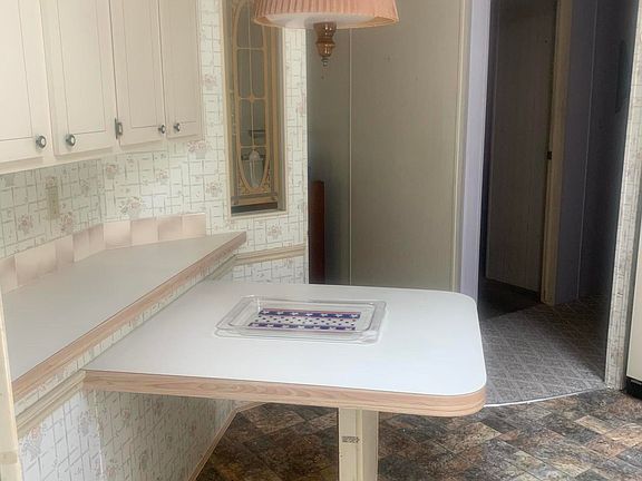 3rd image of 713 Sheldon Cir
