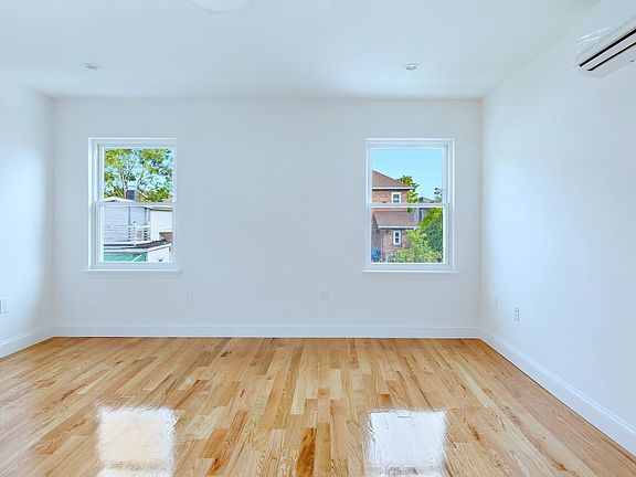 5th image of 2465 Senger Pl