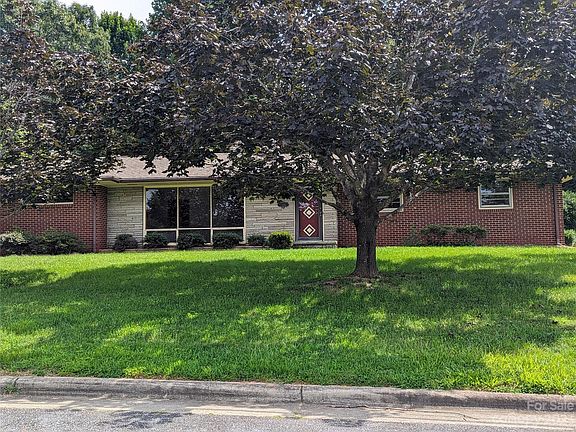 2nd image of 2345 Lakeside Terrace Cir SE