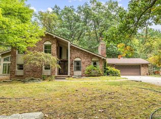 8250 Narise St, Westland, MI 48185
