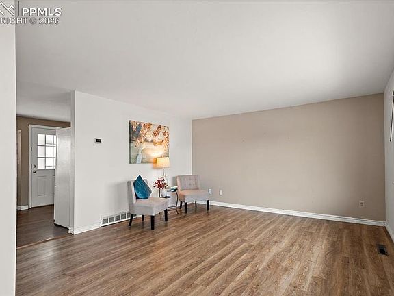 3rd image of 510 Avenida Del Cielo
