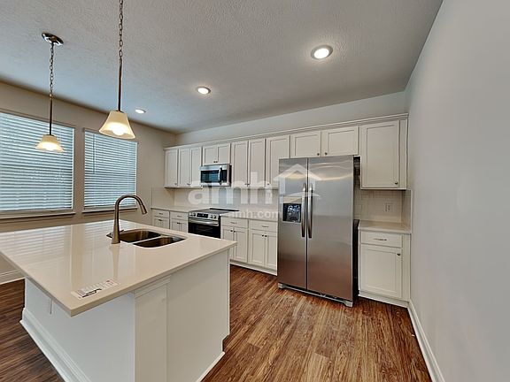 4th image of 872 Castor Ct