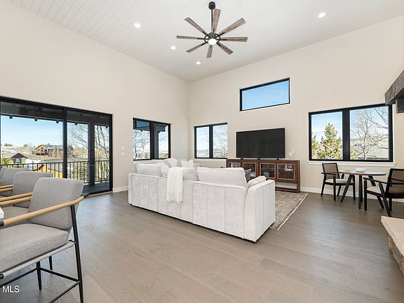 5th image of 801 Overlook Drive