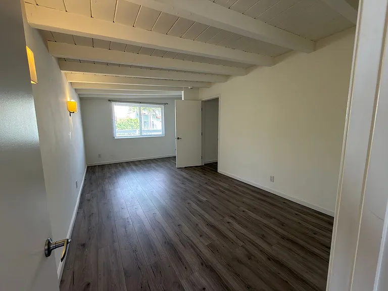 1110 Mira Mar Ave #A — Photo 27