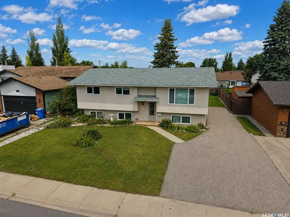 3352 Dent CRESCENT, Prince Albert, SK S6V 7H1