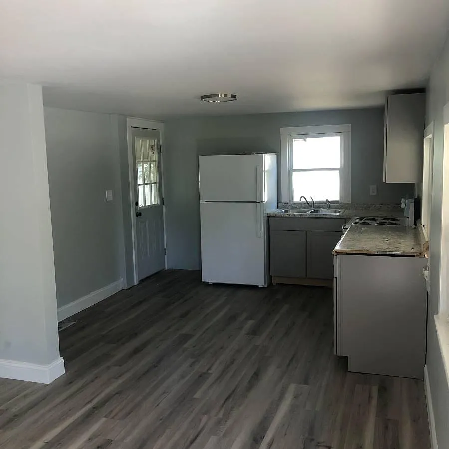 843 Green St — Photo 4