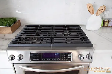 Rented by aptsandlofts.com