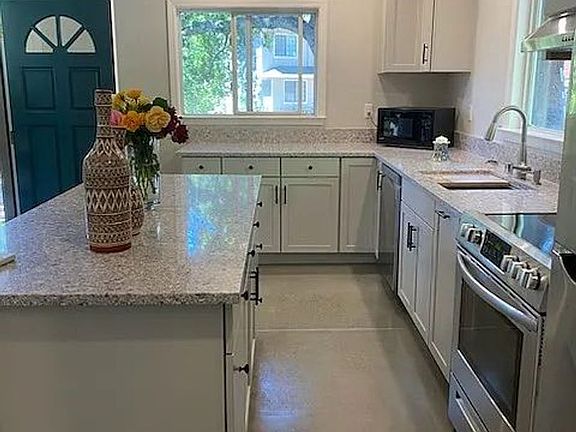 3rd image of 16953 Falcon Ln