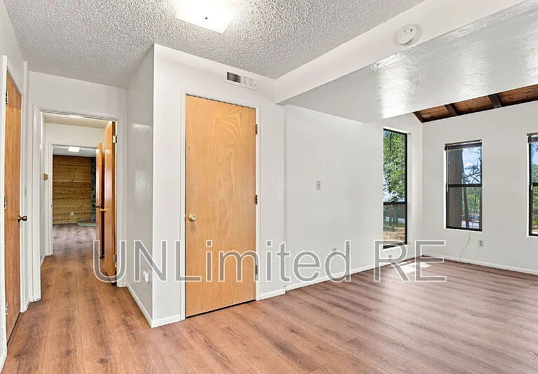 1410 N Inverrary Way — Photo 27