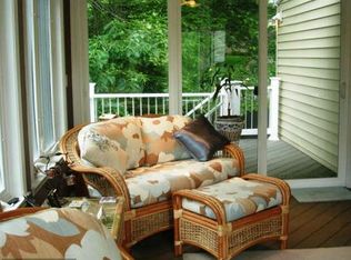 281 Peat Bog Ln, Pasadena, MD 21122