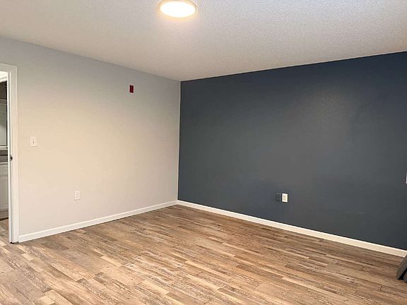 5th image of 117 W Perry Rd #205