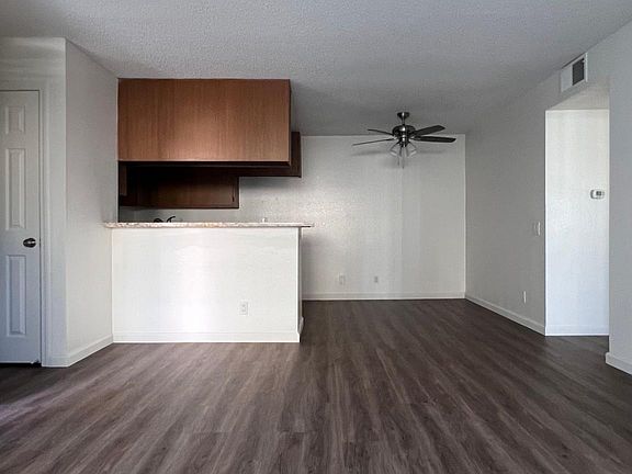 2nd image of 134 S Western Ave APT 15