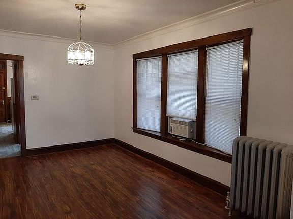 5th image of 3245 W Berteau Ave #1