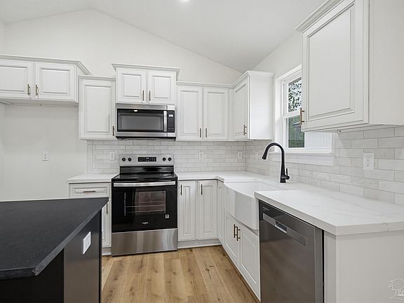 5th image of 2894 N 25th Ave