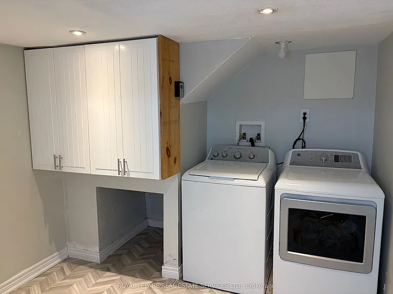 6 Sussex Ave — Photo 13