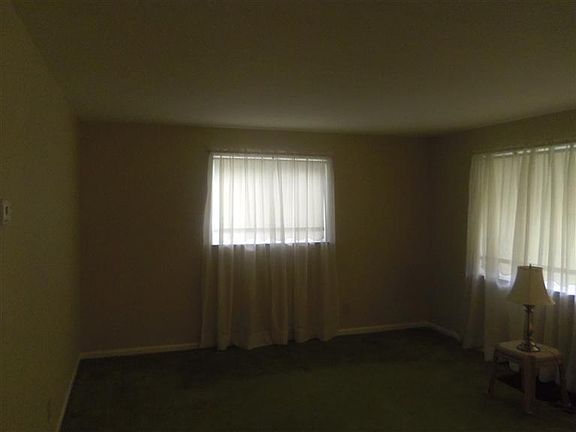 5th image of 8422 Firshade Ter