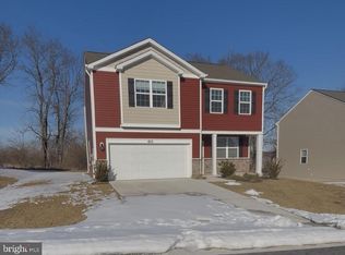 411 Gatehouse Pl, Charles Town, WV 25414