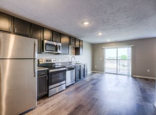 550 S Johnson Rd #215, Fremont, NE 68025