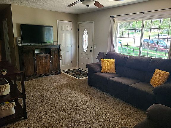 2nd image of 1100 Clark Cir