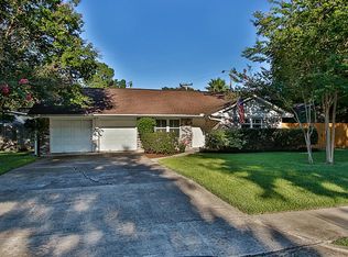 1810 Shadow Bend Dr, Houston, TX 77043