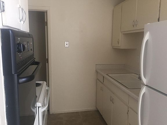 3rd image of 5410 Phoenix Ave NE APT 6