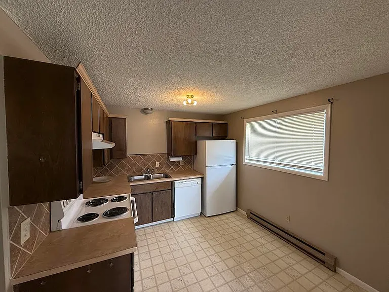 1519 E 3rd Ave #A — Photo 3
