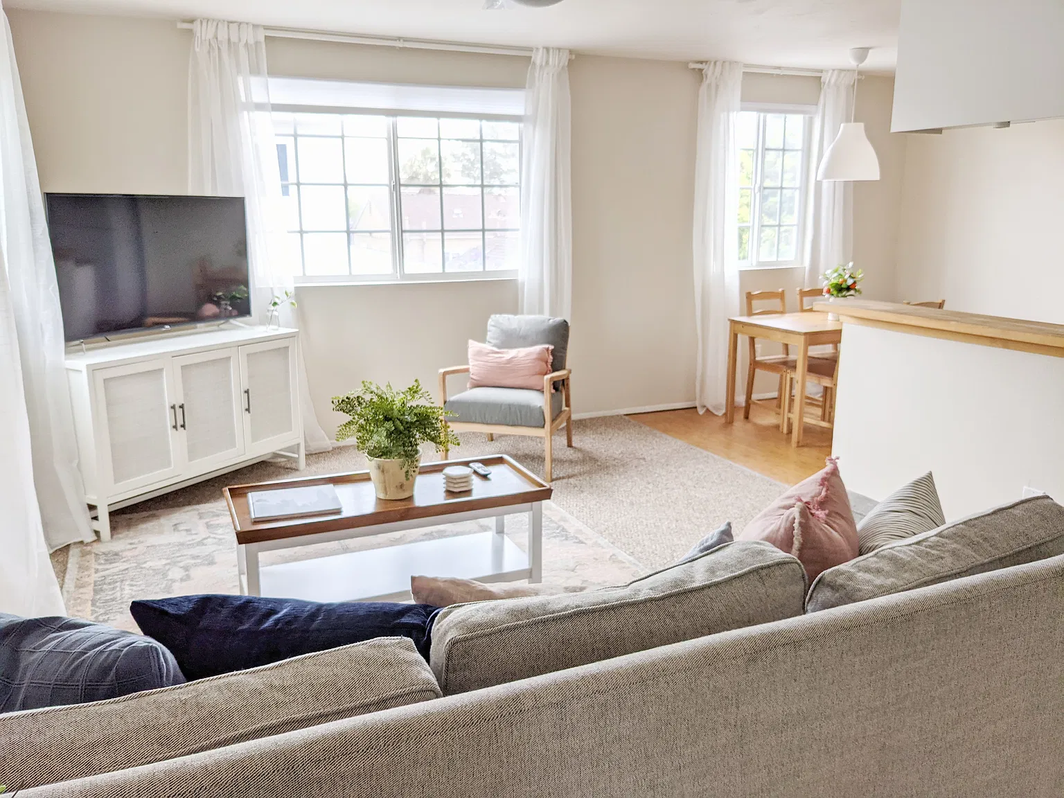 2 bed, $4,300 — Photo 1