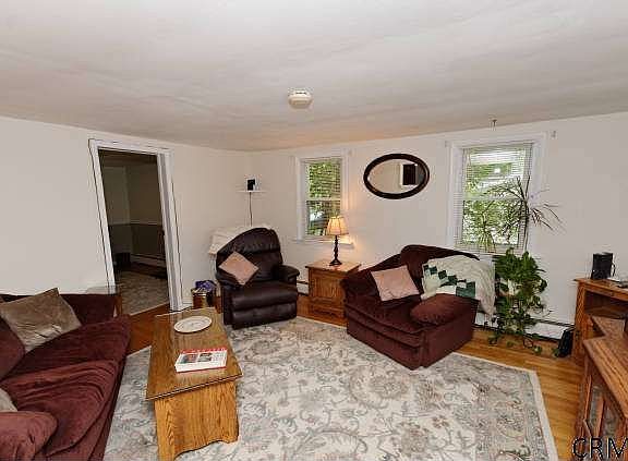 4th image of 26 Burgoyne St