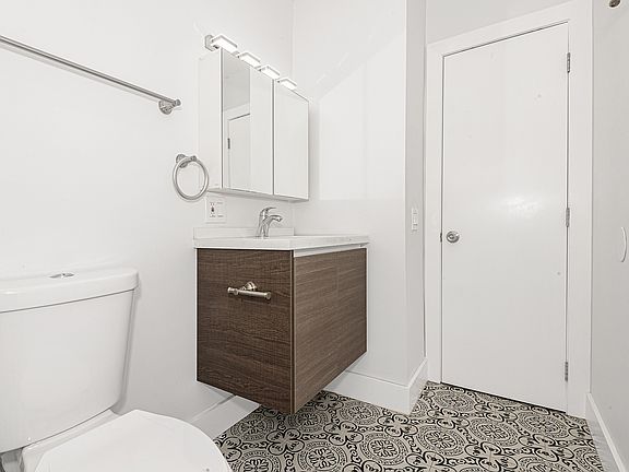 4th image of 6910 Bay Dr APT 1