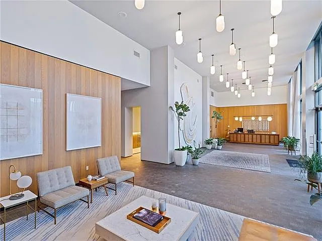 1001 Julia St #9B — Photo 2