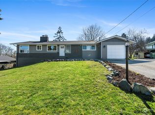 449 SW 8th Ave, Oak Harbor, WA 98277